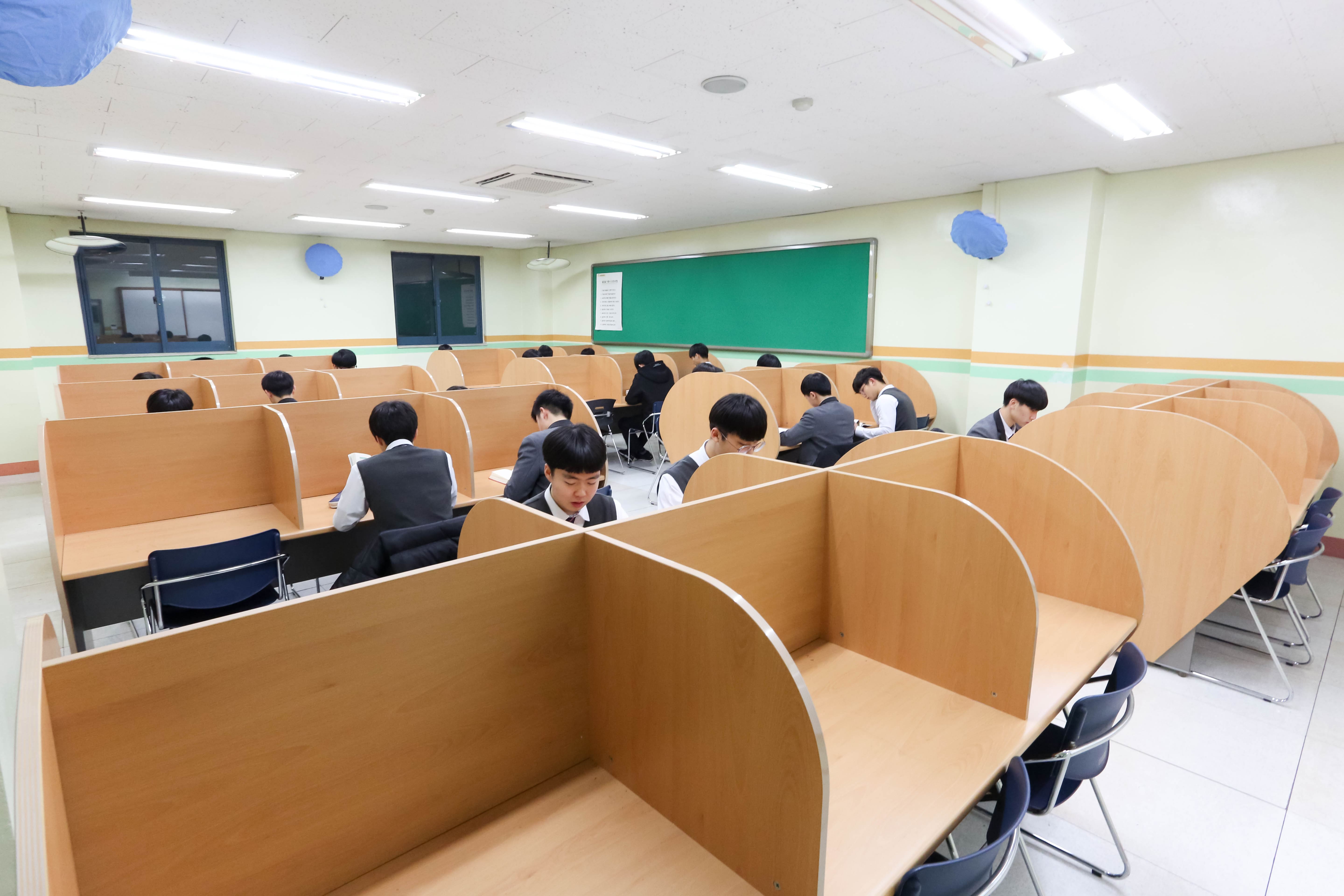 ▲1학년 심야자율학습실