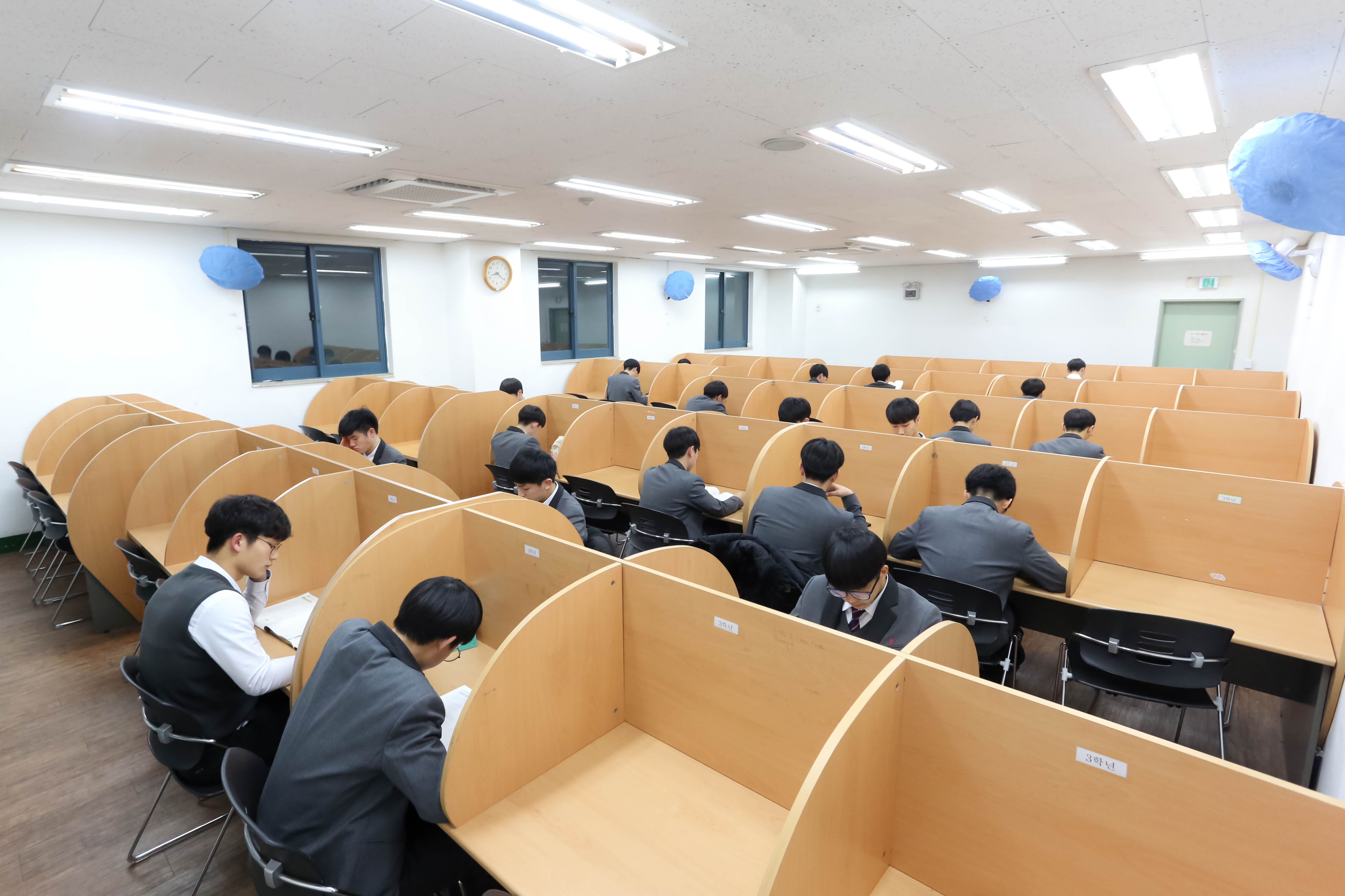 ▲3학년 심야자율학습실